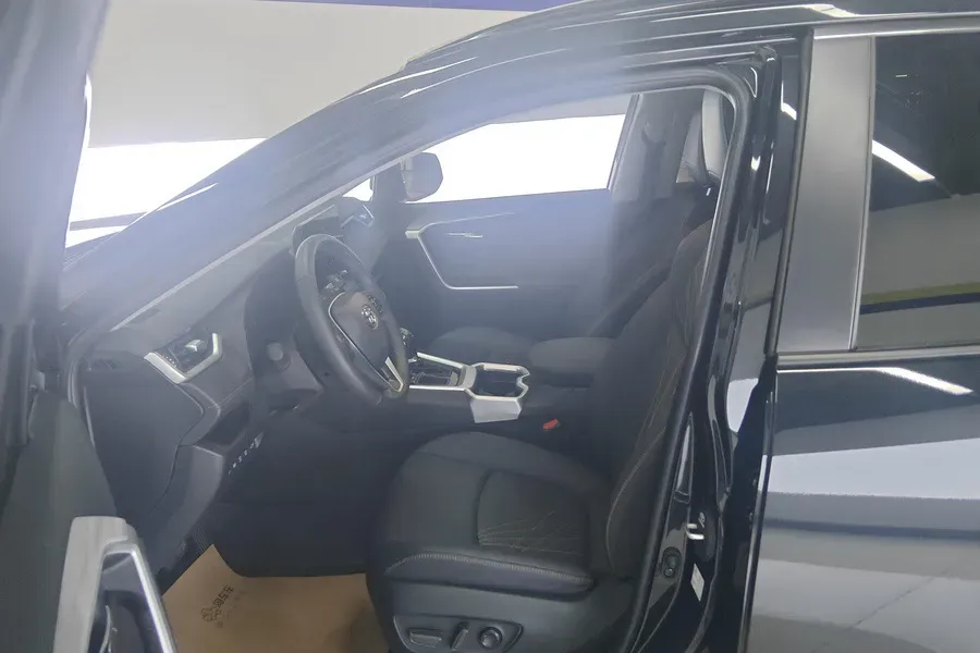 2024 Toyota RAV4 2.0L 171HP L4 CVT,autocango,china used car exporter,china ev exporter,chinese used car exporter,chinese used ev exporter