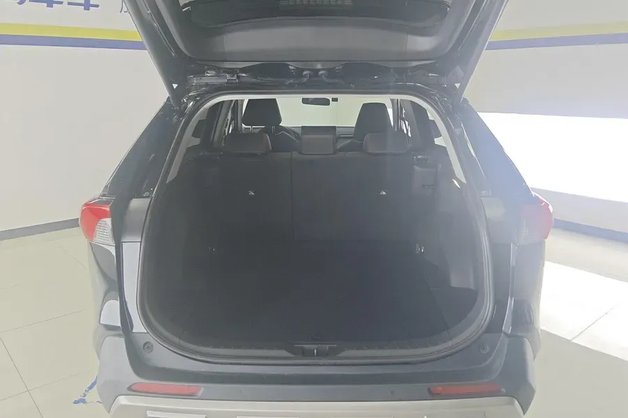 2024 Toyota RAV4 2.0L 171HP L4 CVT,autocango,china used car exporter,china ev exporter,chinese used car exporter,chinese used ev exporter