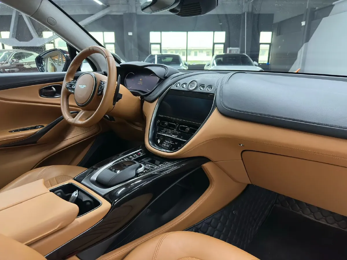 2021 Aston Martin DBX 4.0T 550HP V8 9AT,autocango,china used car exporter,china ev exporter,chinese used car exporter,chinese used ev exporter