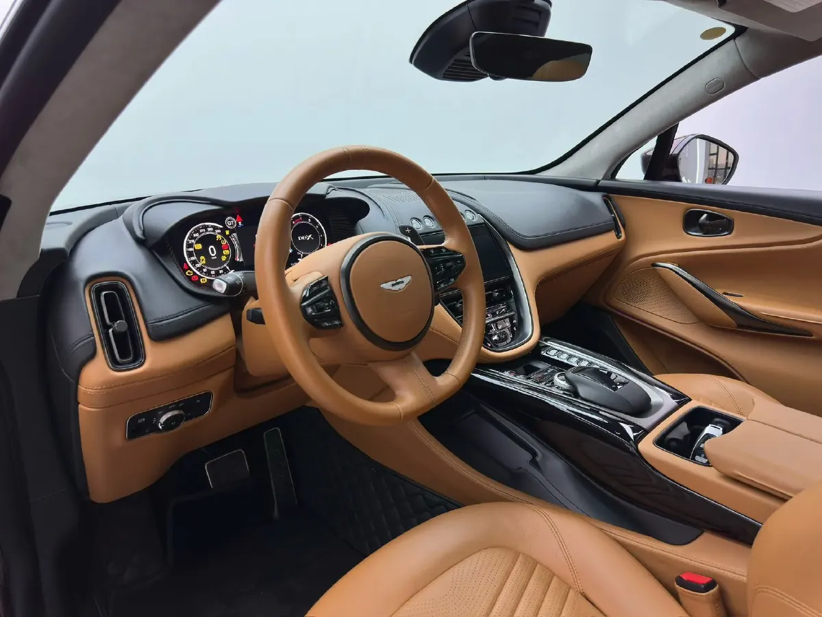 2021 Aston Martin DBX 4.0T 550HP V8 9AT,autocango,china used car exporter,china ev exporter,chinese used car exporter,chinese used ev exporter