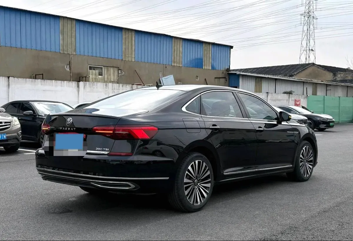 2021 Volkswagen Passat 2.0T 220HP L4 7DCT,autocango,china used car exporter,china ev exporter,chinese used car exporter,chinese used ev exporter