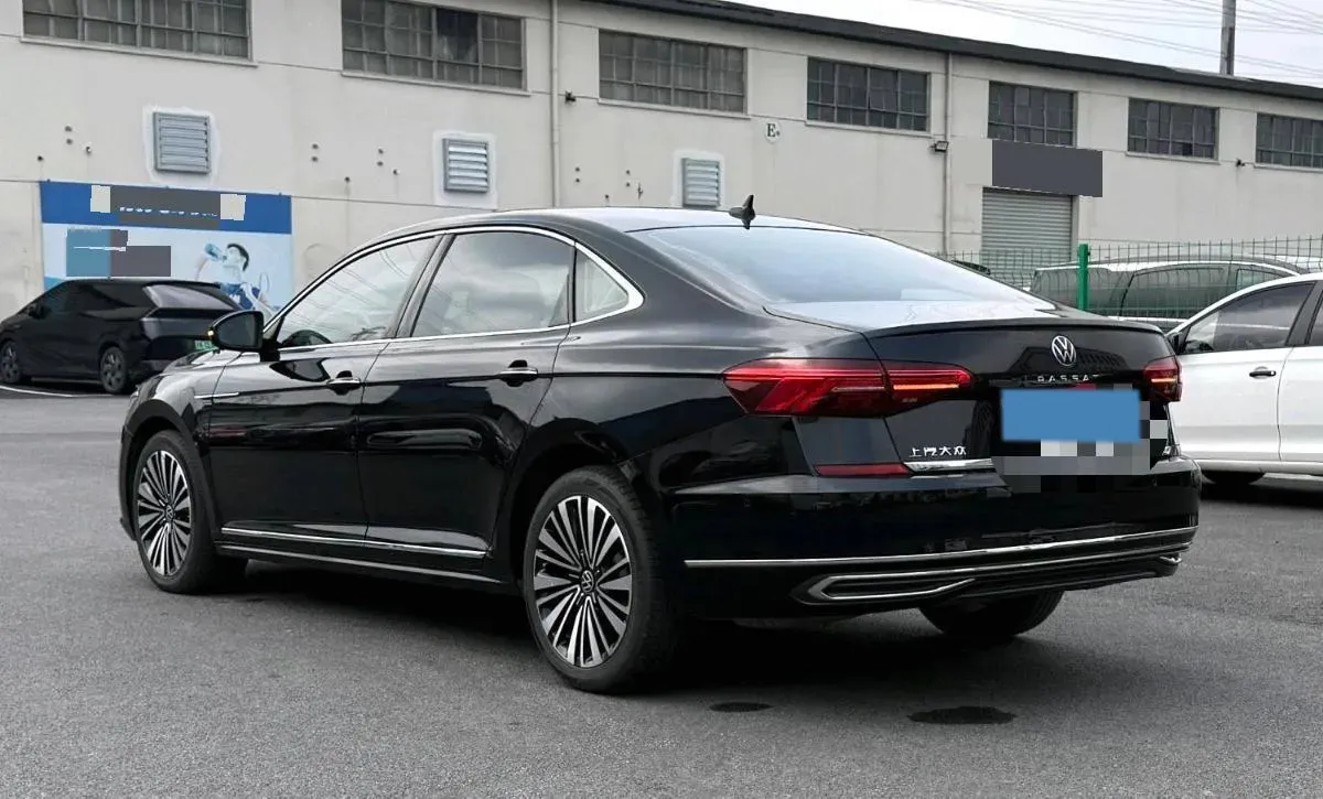 2021 Volkswagen Passat 2.0T 220HP L4 7DCT,autocango,china used car exporter,china ev exporter,chinese used car exporter,chinese used ev exporter