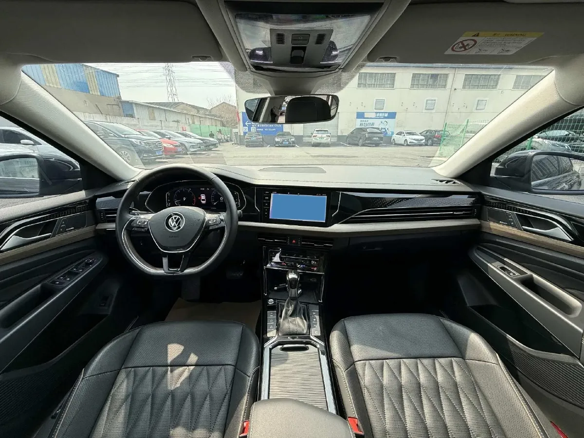 2021 Volkswagen Passat 2.0T 220HP L4 7DCT,autocango,china used car exporter,china ev exporter,chinese used car exporter,chinese used ev exporter