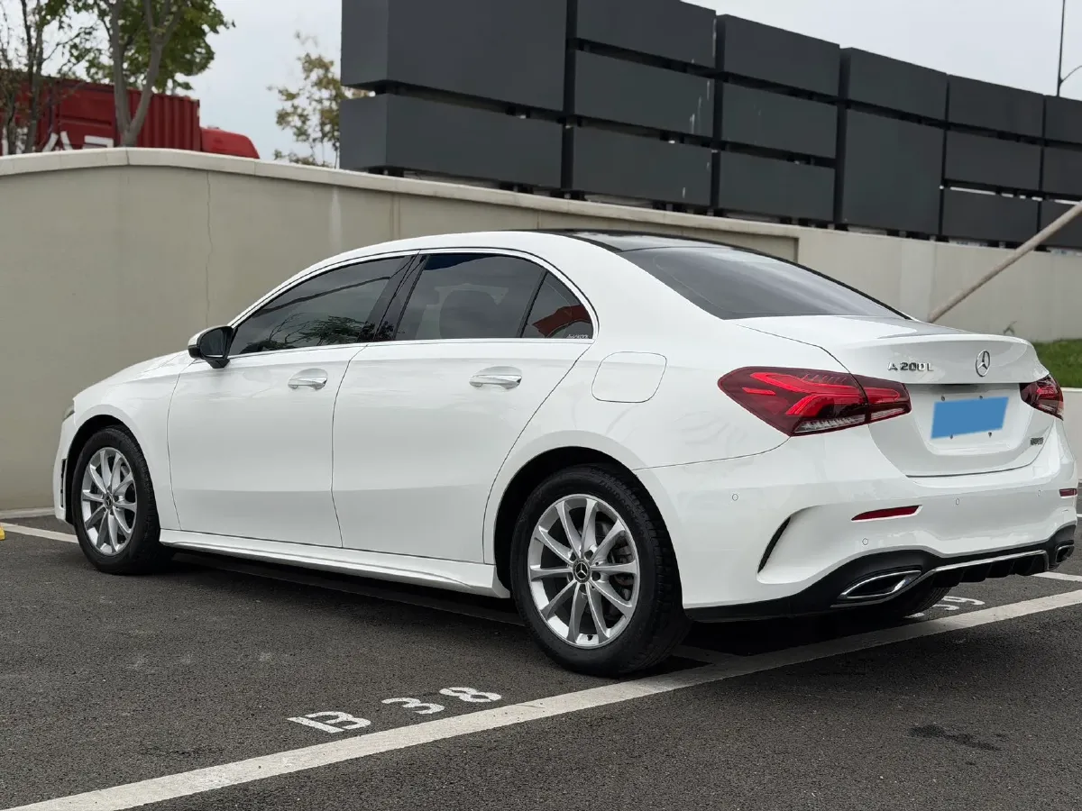 2021 Mercedes-Benz A Class 1.3T 163HP L4 7DCT,autocango,china used car exporter,china ev exporter,chinese used car exporter,chinese used ev exporter