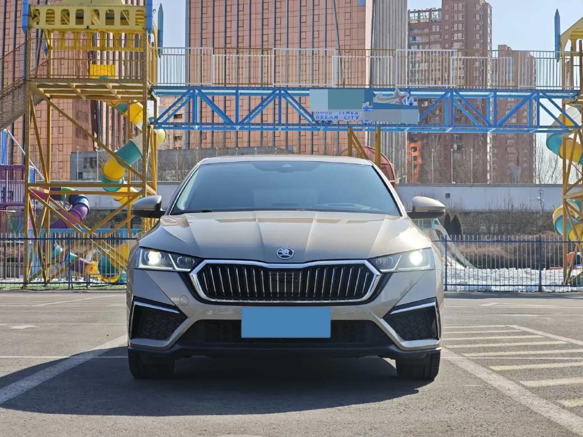 2022 Skoda Octavia 1.4T 150HP L4 7DCT,autocango,china used car exporter,china ev exporter,chinese used car exporter,chinese used ev exporter