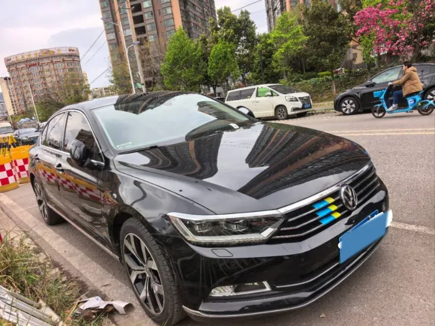 2018 Volkswagen Magotan 1.8T 180HP L4 7DCT,autocango,china used car exporter,china ev exporter,chinese used car exporter,chinese used ev exporter