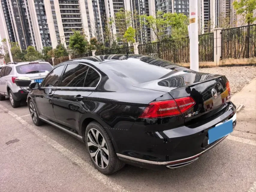 2018 Volkswagen Magotan 1.8T 180HP L4 7DCT,autocango,china used car exporter,china ev exporter,chinese used car exporter,chinese used ev exporter