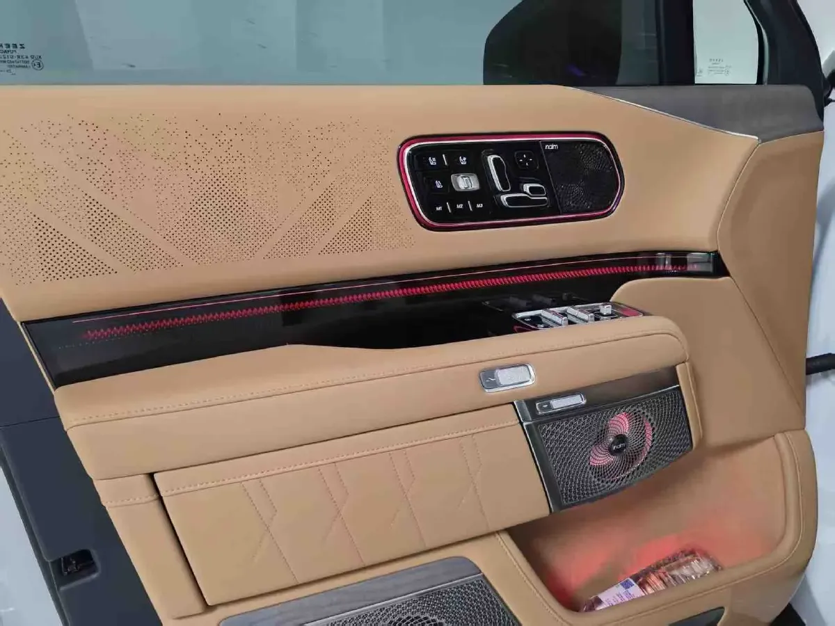 2025 Zeekr 9X 2.0T 279HP L4 1DHT PHEV,autocango,china used car exporter,china ev exporter,chinese used car exporter,chinese used ev exporter