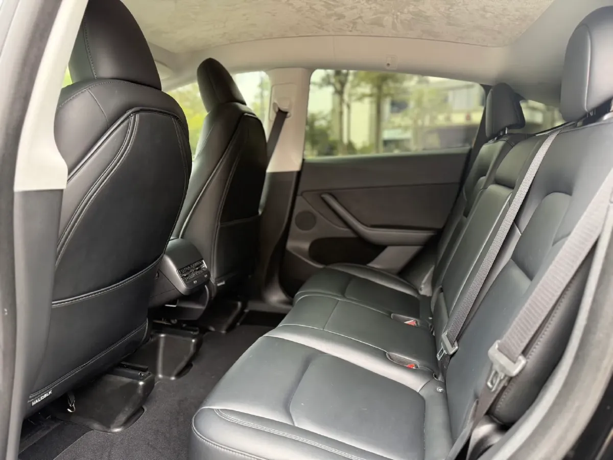 2022 Tesla Model Y BEV 60KWH,autocango,china used car exporter,china ev exporter,chinese used car exporter,chinese used ev exporter