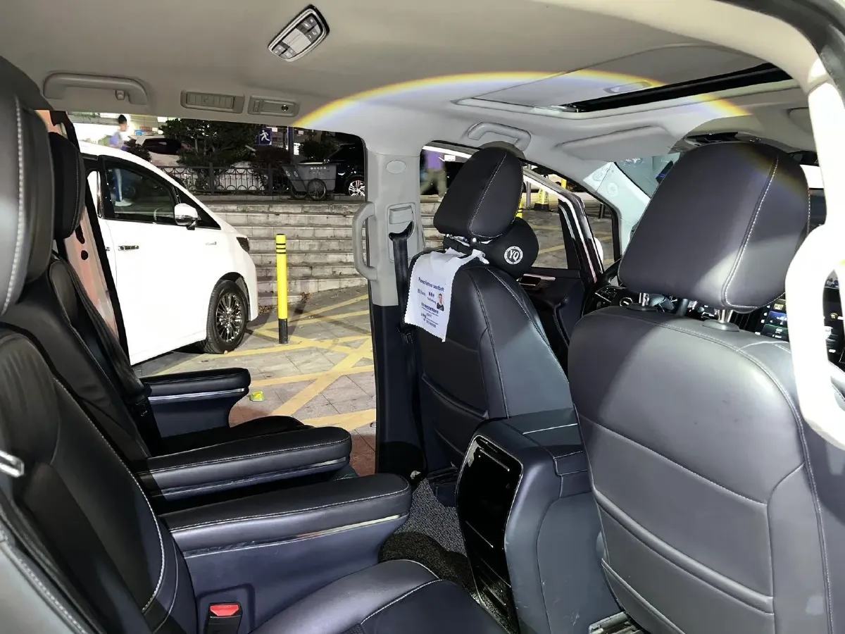 2021 GAC Trumpchi M8 2.0T 252HP L4 8AT,autocango,china used car exporter,china ev exporter,chinese used car exporter,chinese used ev exporter