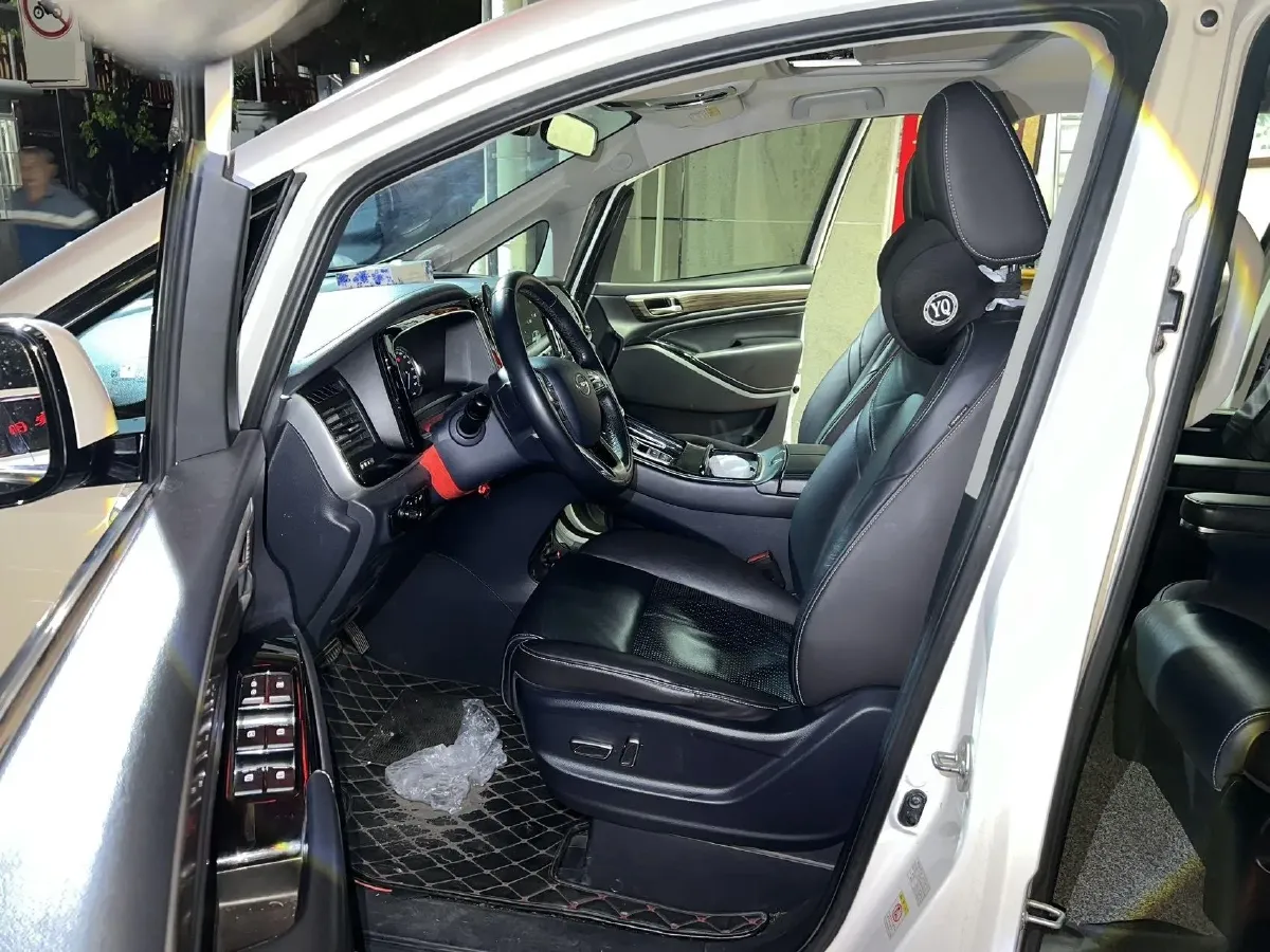 2021 GAC Trumpchi M8 2.0T 252HP L4 8AT,autocango,china used car exporter,china ev exporter,chinese used car exporter,chinese used ev exporter