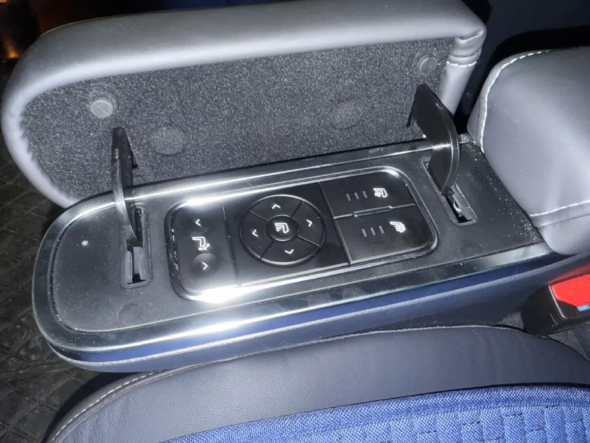 2021 GAC Trumpchi M8 2.0T 252HP L4 8AT,autocango,china used car exporter,china ev exporter,chinese used car exporter,chinese used ev exporter