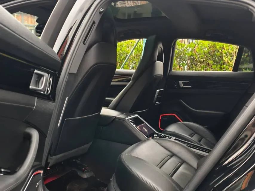 2017 BMW X6 3.0T 306HP L6 8AT,autocango,china used car exporter,china ev exporter,chinese used car exporter,chinese used ev exporter