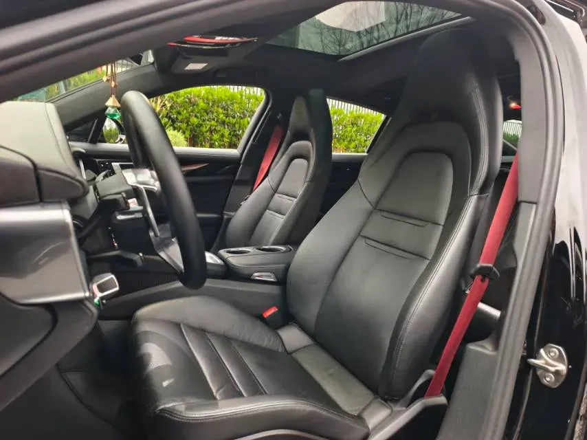 2017 BMW X6 3.0T 306HP L6 8AT,autocango,china used car exporter,china ev exporter,chinese used car exporter,chinese used ev exporter