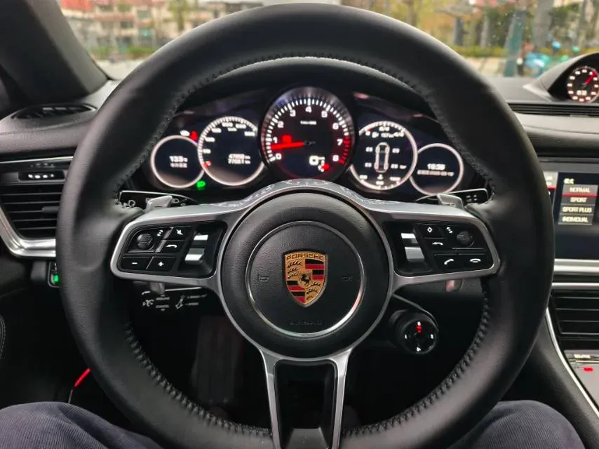 2017 BMW X6 3.0T 306HP L6 8AT,autocango,china used car exporter,china ev exporter,chinese used car exporter,chinese used ev exporter