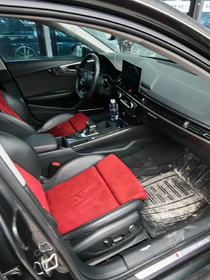 2023 Audi A4L 2.0T 245HP L4 7DCT,autocango,china used car exporter,china ev exporter,chinese used car exporter,chinese used ev exporter