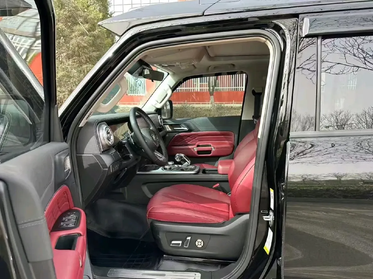 2024 Tank 300 2.0T 227HP L4 8AT,autocango,china used car exporter,china ev exporter,chinese used car exporter,chinese used ev exporter