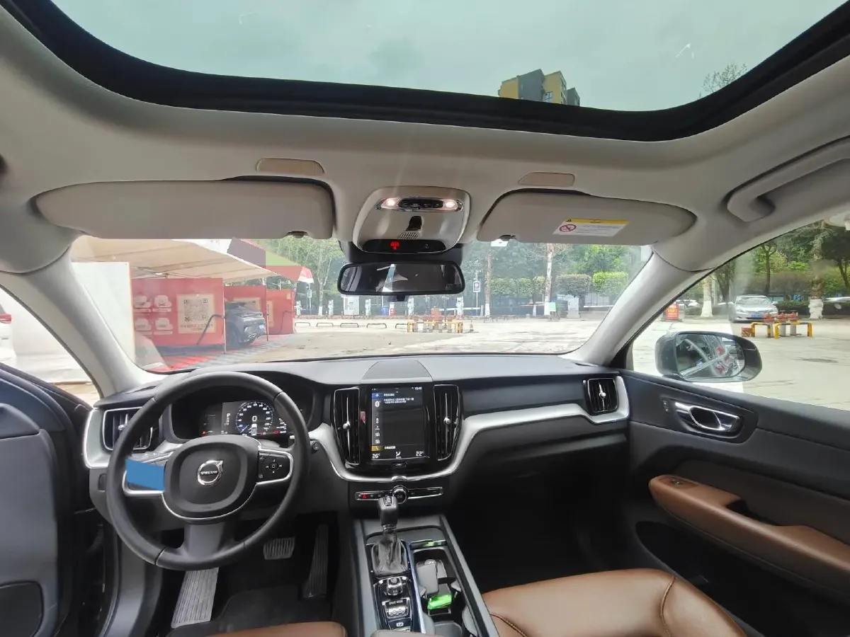 2020 Volvo XC60 2.0T 254HP L4 8AT,autocango,china used car exporter,china ev exporter,chinese used car exporter,chinese used ev exporter