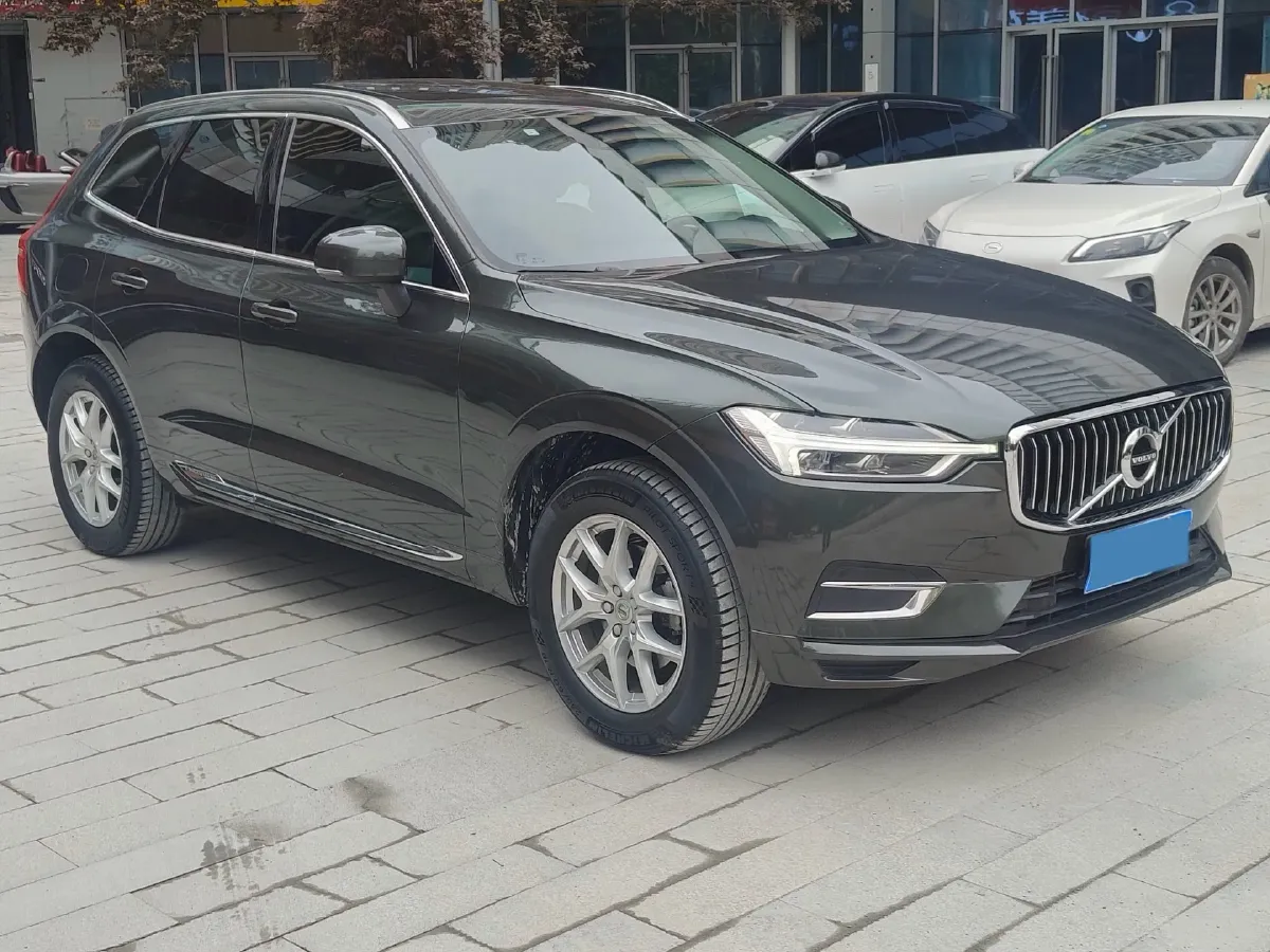 2020 Volvo XC60 2.0T 254HP L4 8AT,autocango,china used car exporter,china ev exporter,chinese used car exporter,chinese used ev exporter