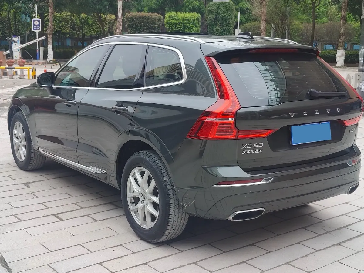 2020 Volvo XC60 2.0T 254HP L4 8AT,autocango,china used car exporter,china ev exporter,chinese used car exporter,chinese used ev exporter
