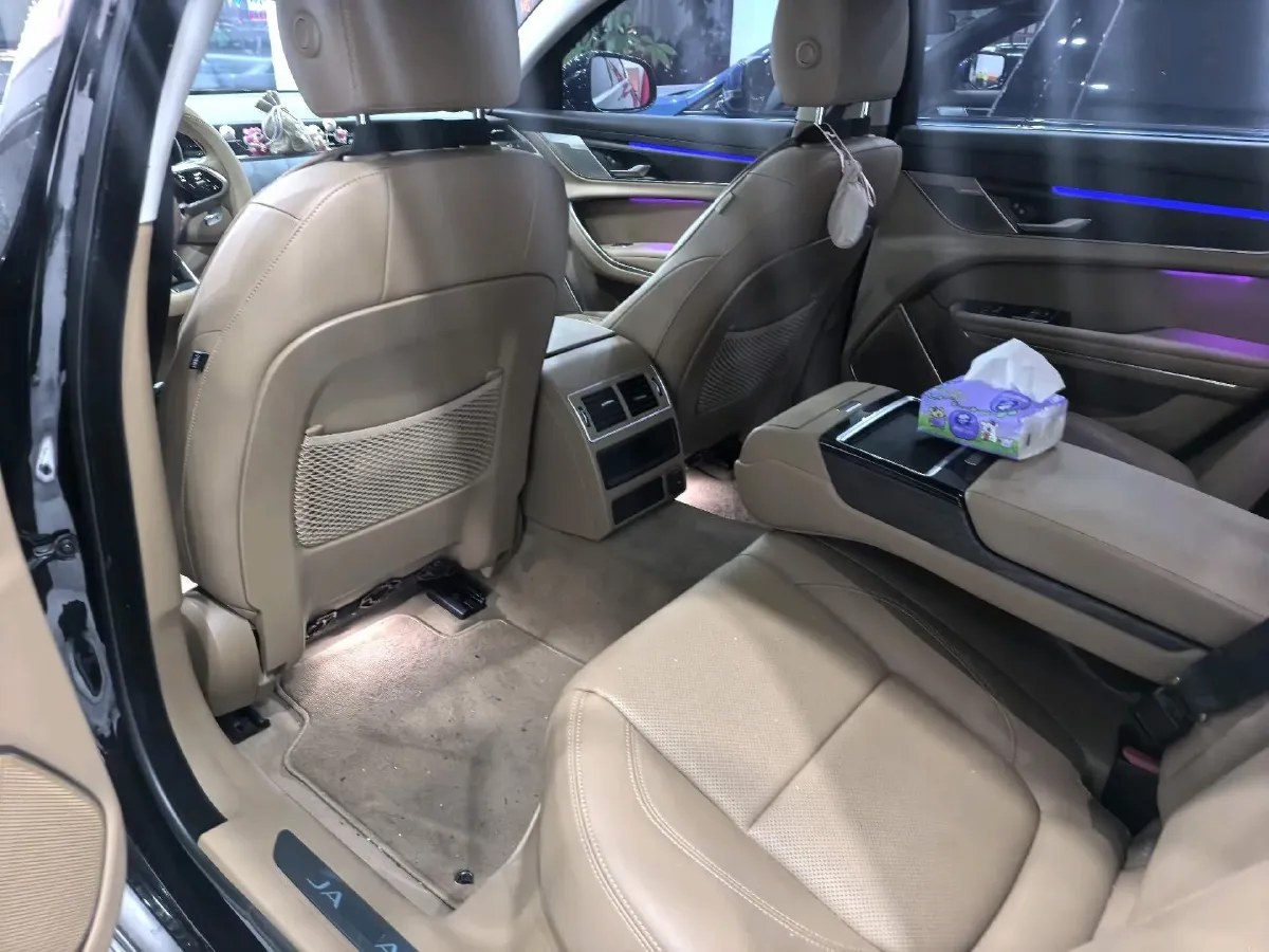 2024 Jaguar XFL 2.0T 250HP L4 8AT,autocango,china used car exporter,china ev exporter,chinese used car exporter,chinese used ev exporter