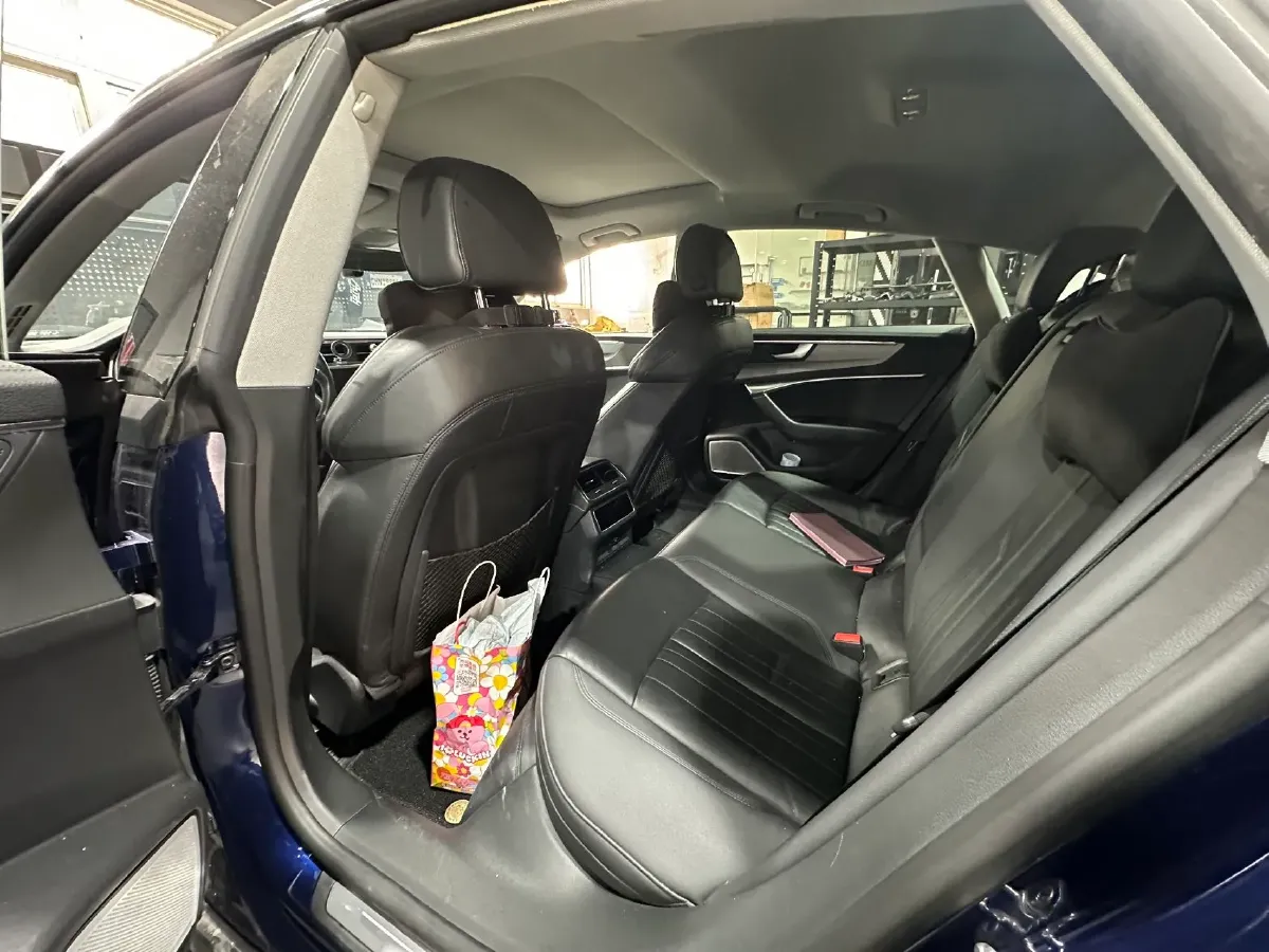 2020 Audi A7 2.0T 190HP L4 7DCT,autocango,china used car exporter,china ev exporter,chinese used car exporter,chinese used ev exporter