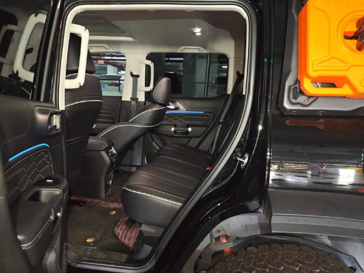 2023 Tank 300 2.0T 227HP L4 8AT,autocango,china used car exporter,china ev exporter,chinese used car exporter,chinese used ev exporter