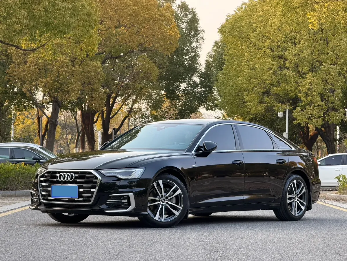 2023 Audi A6L 2.0T 190HP L4 7DCT,autocango,china used car exporter,china ev exporter,chinese used car exporter,chinese used ev exporter