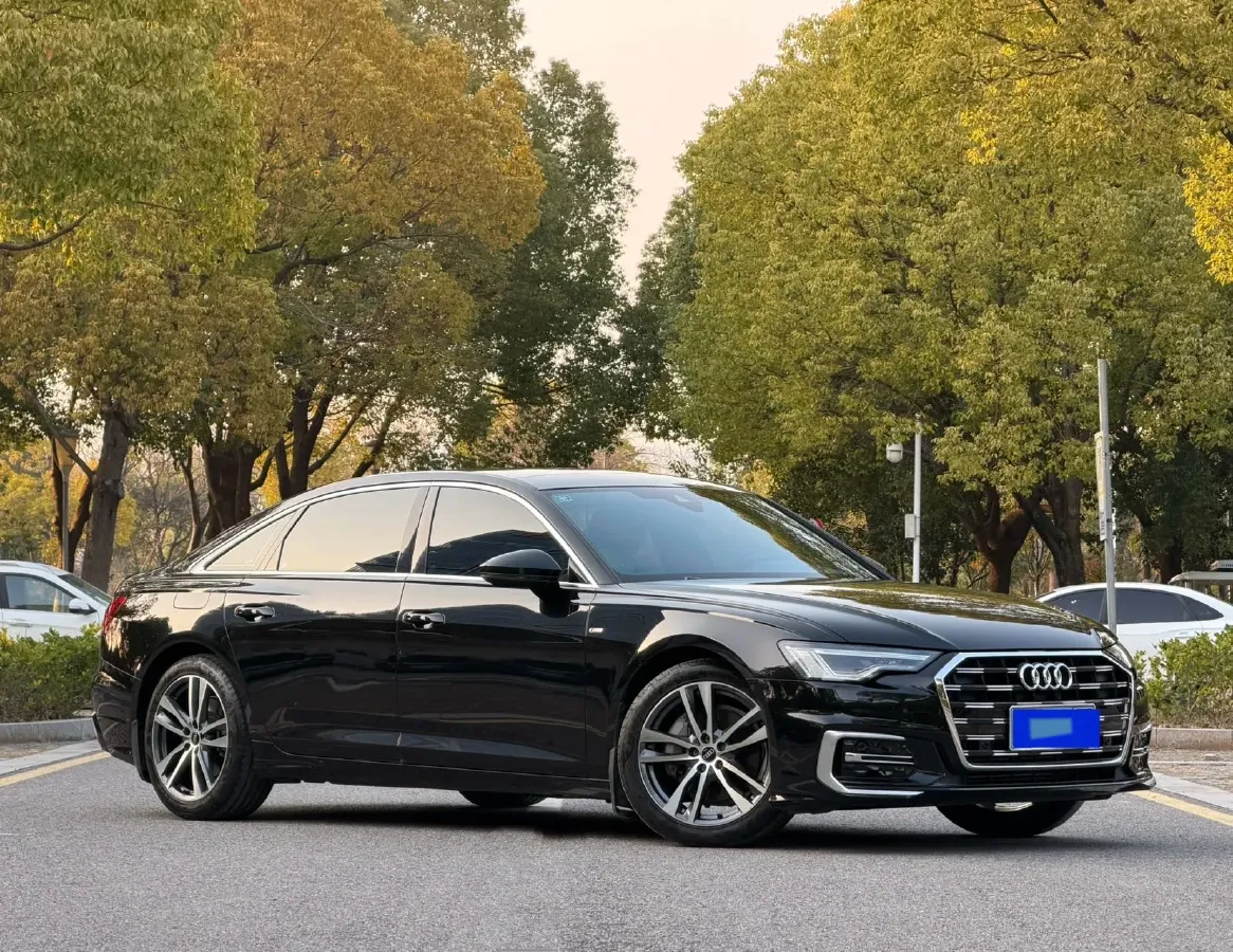 2023 Audi A6L 2.0T 190HP L4 7DCT,autocango,china used car exporter,china ev exporter,chinese used car exporter,chinese used ev exporter