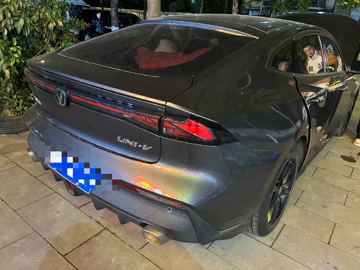 2023 ChangAn UNI-V 1.5T 188HP L4 7DCT,autocango,china used car exporter,china ev exporter,chinese used car exporter,chinese used ev exporter