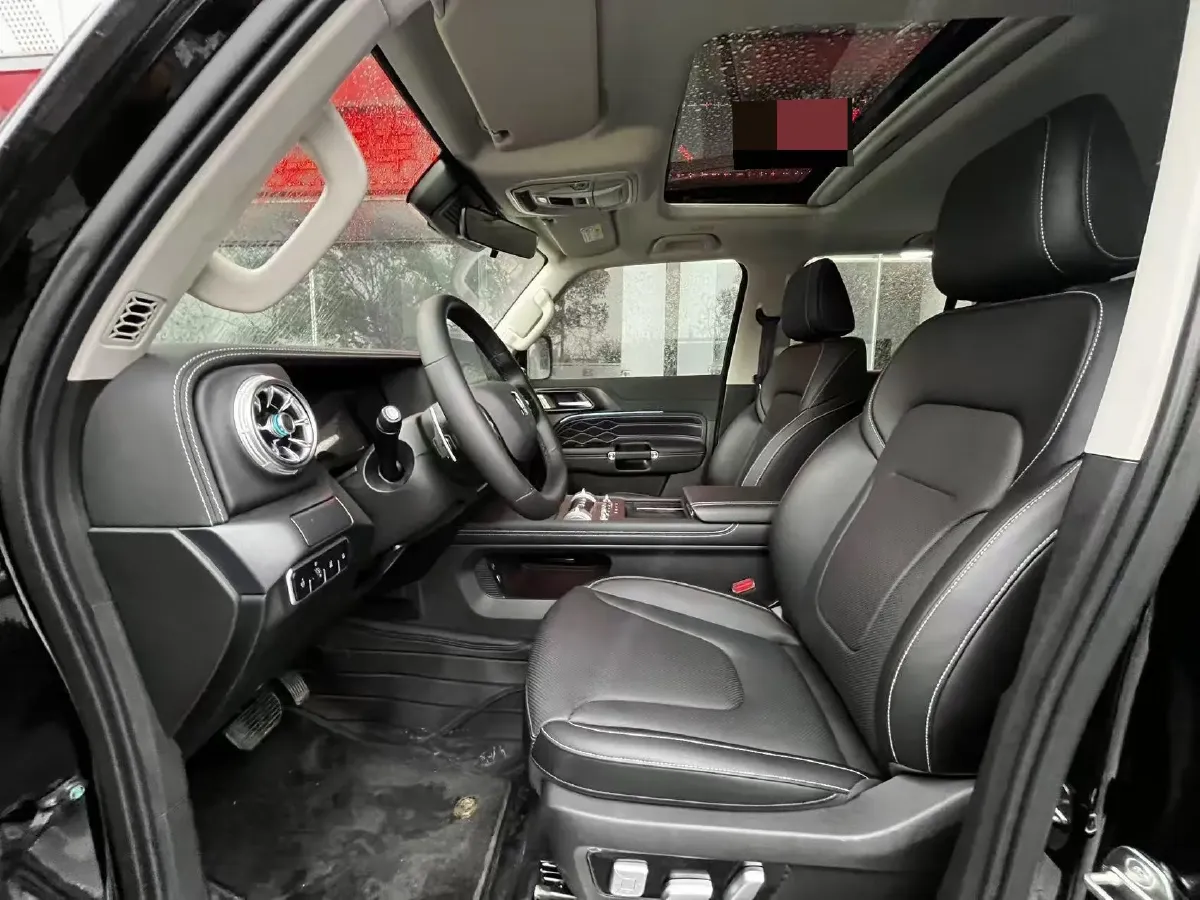 2025 Tank 300 2.0T 227HP L4 9AT,autocango,china used car exporter,china ev exporter,chinese used car exporter,chinese used ev exporter