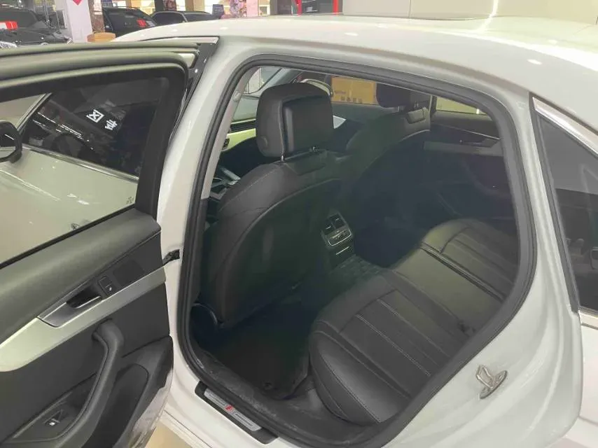 2023 Audi A4L 2.0T 190HP L4 7DCT,autocango,china used car exporter,china ev exporter,chinese used car exporter,chinese used ev exporter