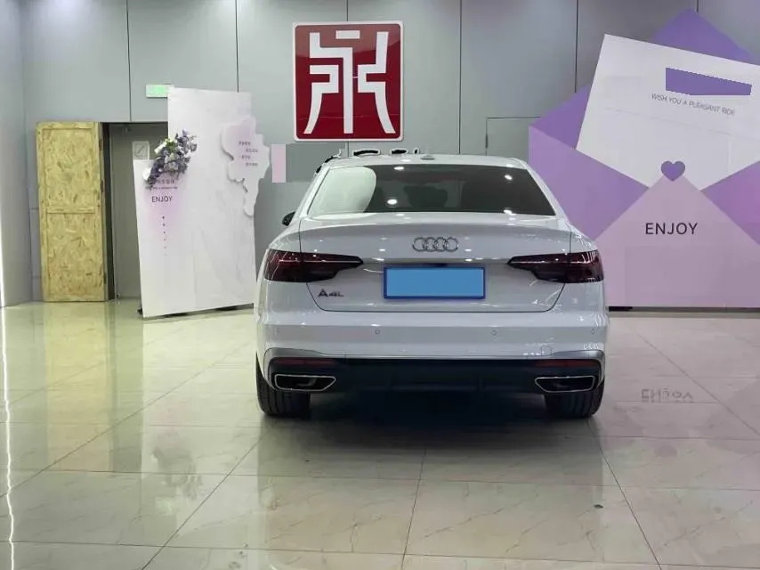 2023 Audi A4L 2.0T 190HP L4 7DCT,autocango,china used car exporter,china ev exporter,chinese used car exporter,chinese used ev exporter