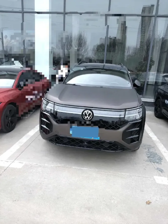 2025 Volkswagen Teramont 2.0T 272HP L4 7DCT,autocango,china used car exporter,china ev exporter,chinese used car exporter,chinese used ev exporter
