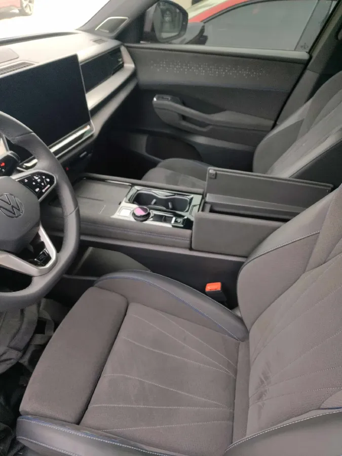 2025 Volkswagen Teramont 2.0T 272HP L4 7DCT,autocango,china used car exporter,china ev exporter,chinese used car exporter,chinese used ev exporter