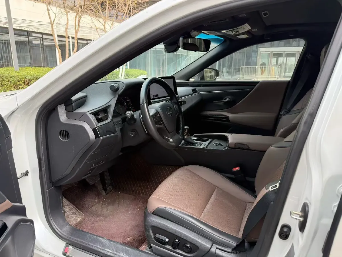 2022 Lexus ES 2.0L 173HP L4 CVT,autocango,china used car exporter,china ev exporter,chinese used car exporter,chinese used ev exporter