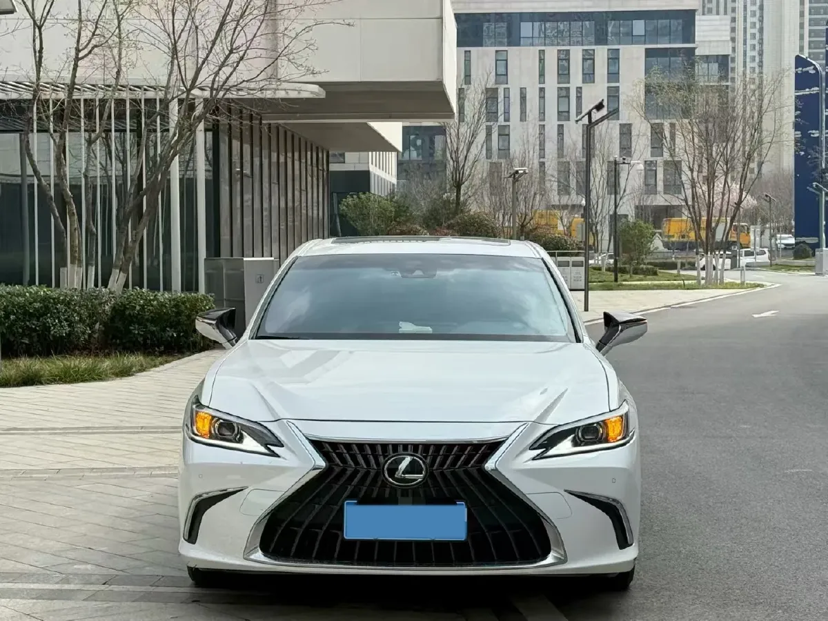 2022 Lexus ES 2.0L 173HP L4 CVT,autocango,china used car exporter,china ev exporter,chinese used car exporter,chinese used ev exporter