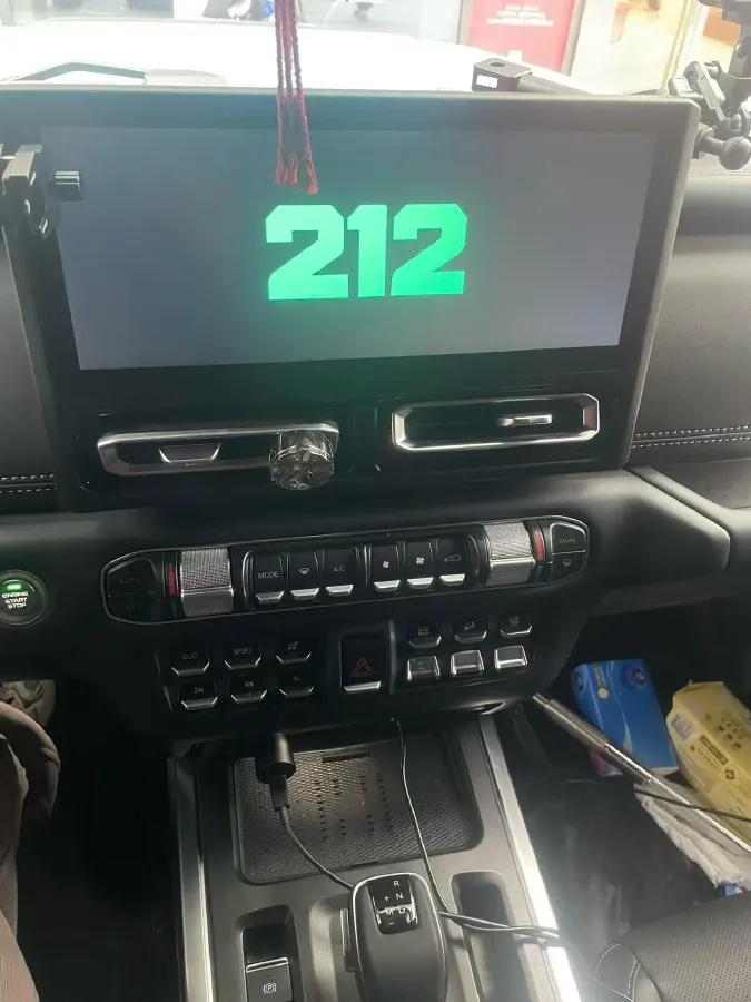 2025 212 212 T01 2.0T 252HP L4 8AT,autocango,china used car exporter,china ev exporter,chinese used car exporter,chinese used ev exporter