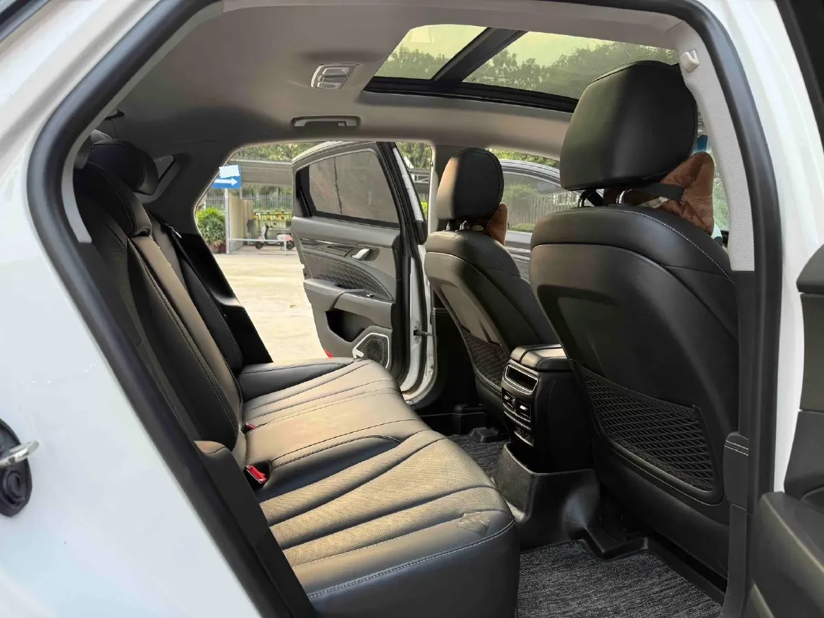 2021 LYNK&CO 03 1.5T 180HP L3 7DCT,autocango,china used car exporter,china ev exporter,chinese used car exporter,chinese used ev exporter