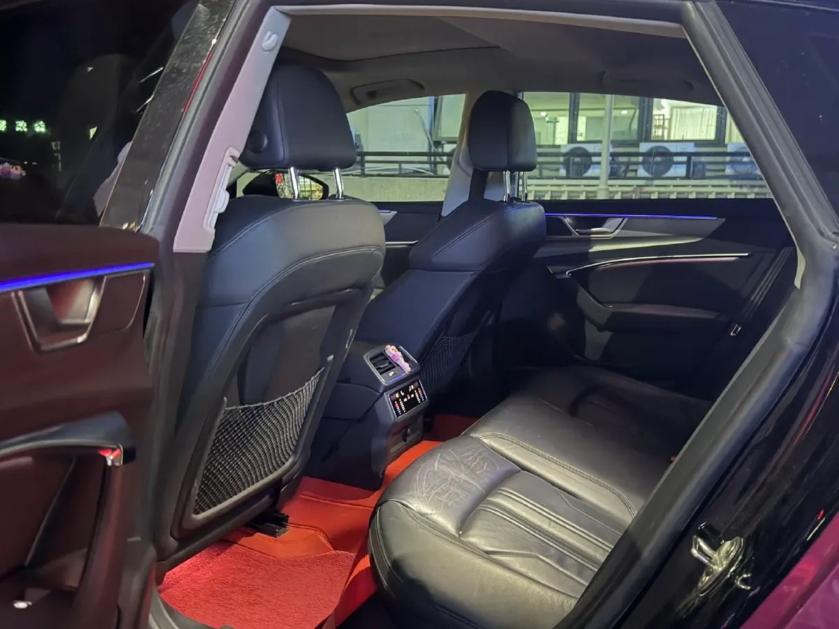 2022 Audi A7 2.0T 245HP L4 7DCT,autocango,china used car exporter,china ev exporter,chinese used car exporter,chinese used ev exporter