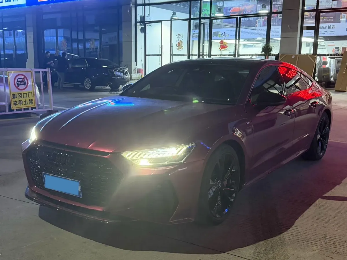 2022 Audi A7 2.0T 245HP L4 7DCT,autocango,china used car exporter,china ev exporter,chinese used car exporter,chinese used ev exporter