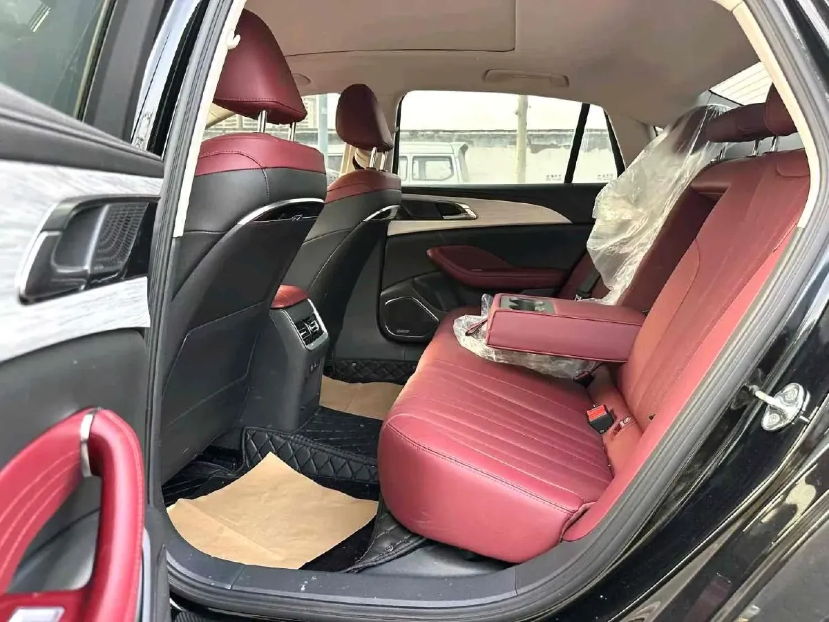 2025 HongQi H5 1.5T 169HP L4 7DCT,autocango,china used car exporter,china ev exporter,chinese used car exporter,chinese used ev exporter