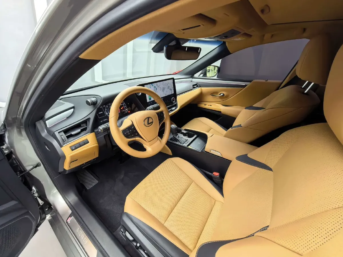 2025 Lexus ES 2.0L 173HP L4 CVT,autocango,china used car exporter,china ev exporter,chinese used car exporter,chinese used ev exporter