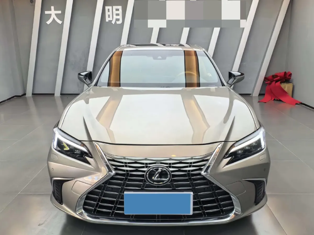 2025 Lexus ES 2.0L 173HP L4 CVT,autocango,china used car exporter,china ev exporter,chinese used car exporter,chinese used ev exporter