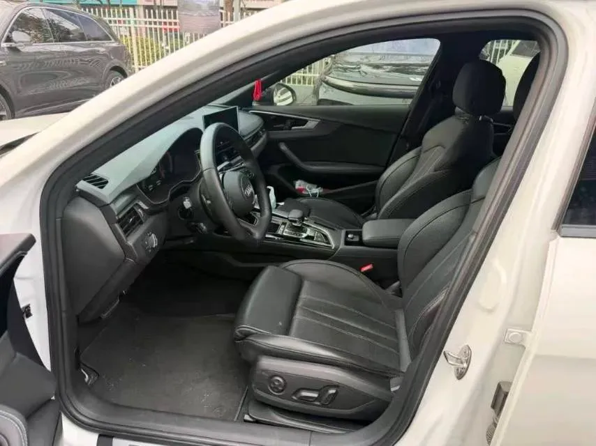2024 Audi A4L 2.0T 190HP L4 7DCT,autocango,china used car exporter,china ev exporter,chinese used car exporter,chinese used ev exporter