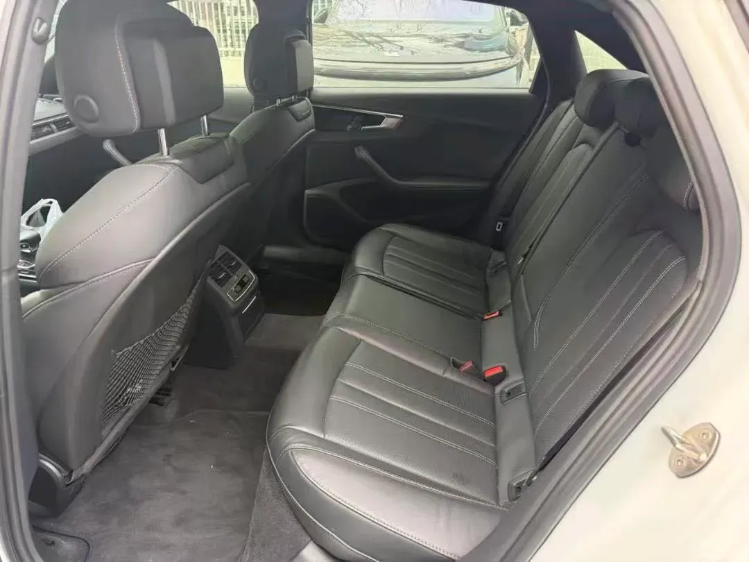 2024 Audi A4L 2.0T 190HP L4 7DCT,autocango,china used car exporter,china ev exporter,chinese used car exporter,chinese used ev exporter