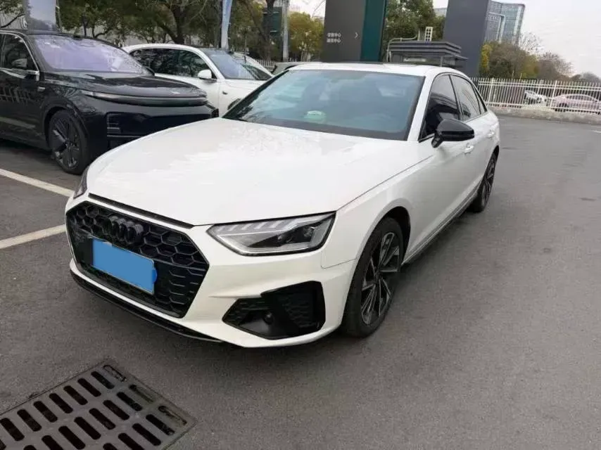 2024 Audi A4L 2.0T 190HP L4 7DCT,autocango,china used car exporter,china ev exporter,chinese used car exporter,chinese used ev exporter