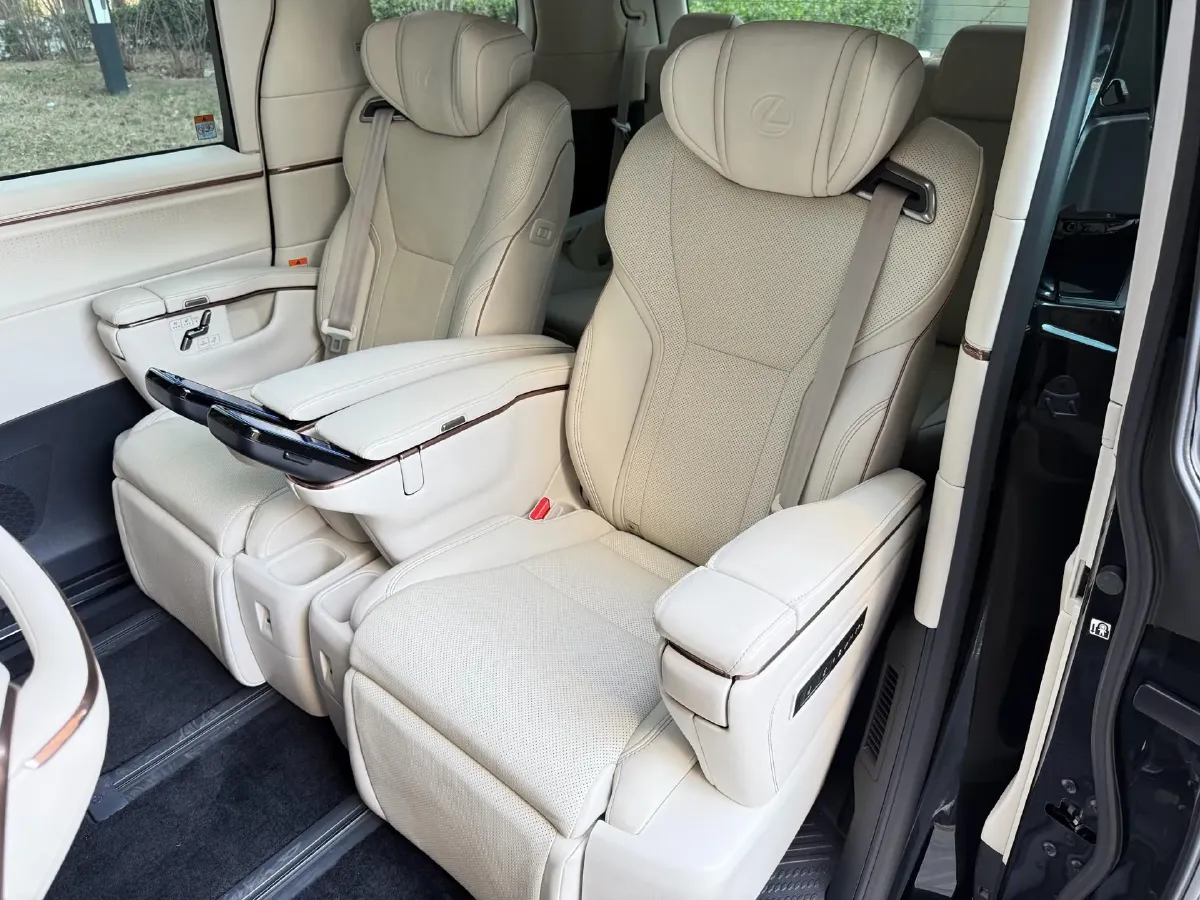 2023 Lexus LM 2.4T 271HP L4 6AT Hybrid,autocango,china used car exporter,china ev exporter,chinese used car exporter,chinese used ev exporter