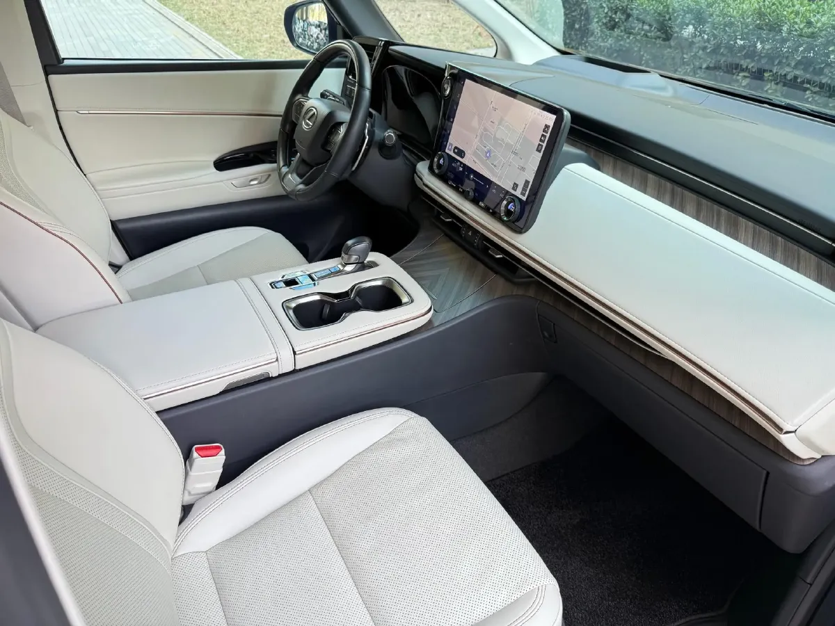 2023 Lexus LM 2.4T 271HP L4 6AT Hybrid,autocango,china used car exporter,china ev exporter,chinese used car exporter,chinese used ev exporter