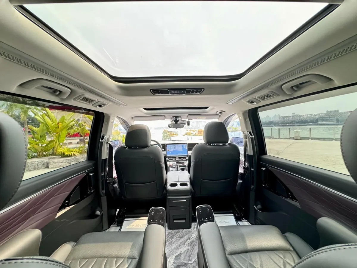 2024 GAC Trumpchi M8 2.0T 252HP L4 8AT,autocango,china used car exporter,china ev exporter,chinese used car exporter,chinese used ev exporter